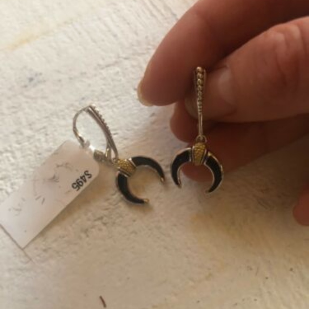 NWT $495 Lagos Black Onyx 18K Gold Earrings